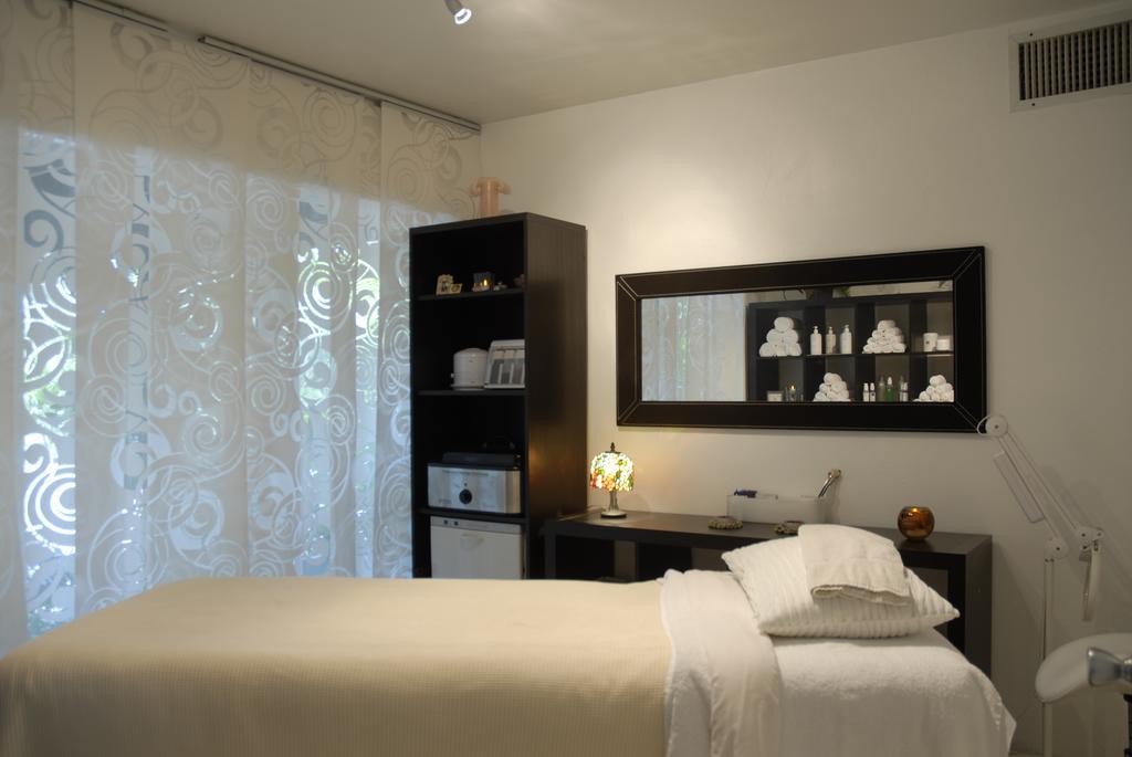 The Cabanas Guesthouse & Spa - Gay Resort Catering To Gay Men Oakland Park Kültér fotó