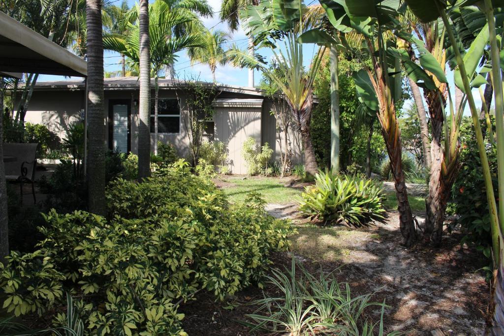 The Cabanas Guesthouse & Spa - Gay Resort Catering To Gay Men Oakland Park Kültér fotó